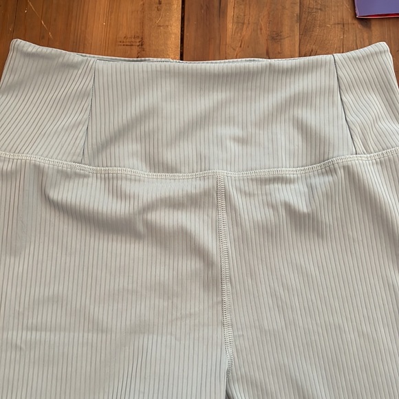 Girlfriend Collective Teal Biker Shorts size Large - Picture 2 of 6